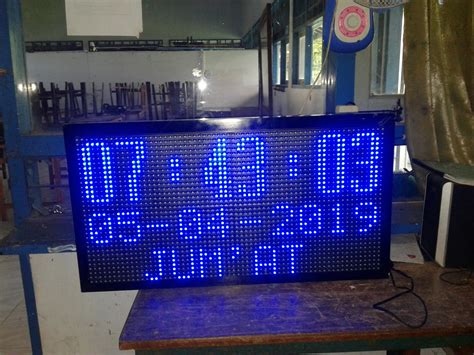 jam digital tampilan jam tanggal  hari    cm   panel