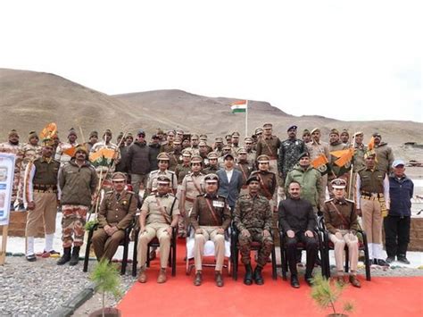 DG RPF Pays Tribute To Police Bravehearts At Hot Springs Memorial Ladakh