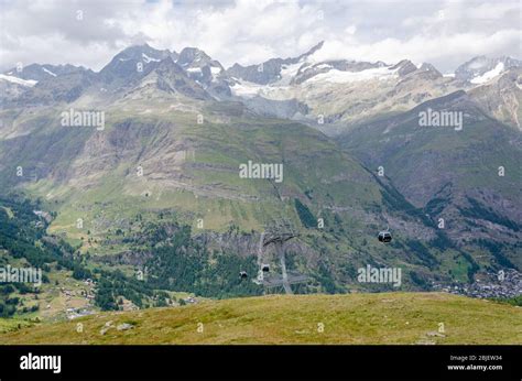 Zermatt Gondola Hi Res Stock Photography And Images Alamy