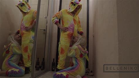 Belleniko After The Christmas Party She Gave A Stranger Anal Xasiat