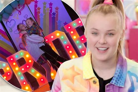 Jojo Siwa Makes Dancing With The Stars History By Forming First Same Sex Couple Mirror Online