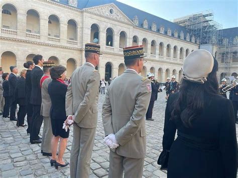 La famille impériale commémore Napoléon aux Invalides premier