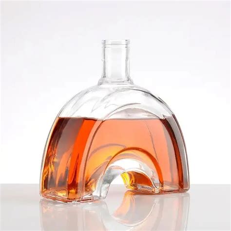 375ML 500ML Customized Pyramid Shaped Liquor Glass Bottles For Luxury