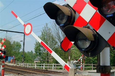 Tertre des travaux sur deux passages à niveau La DH Les Sports