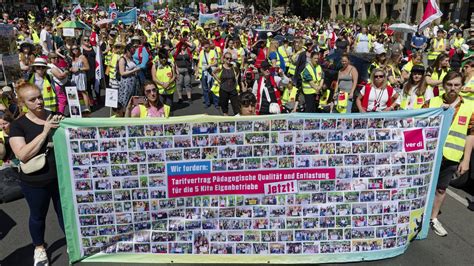 Kita Streik in Berlin Freie Träger befürchten Spaltung bei Qualität