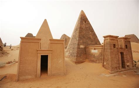 Sudan's Meroe Pyramids Are Just As Spectacular As The Ones You'll Find In Egypt | HuffPost Life