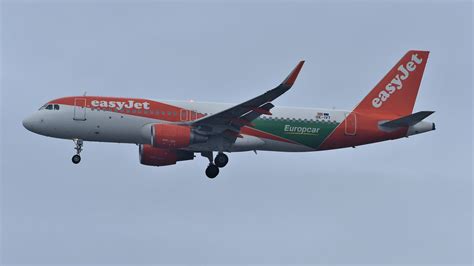 OE IVT Airbus A320 214 EasyJet Europcar Livery Craig Duffy Flickr