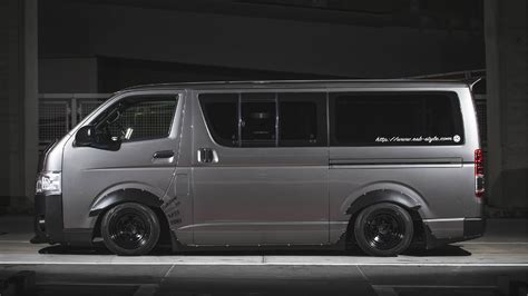 Hiace Body Kits Grandia Commuter Quantum Hiace Japan