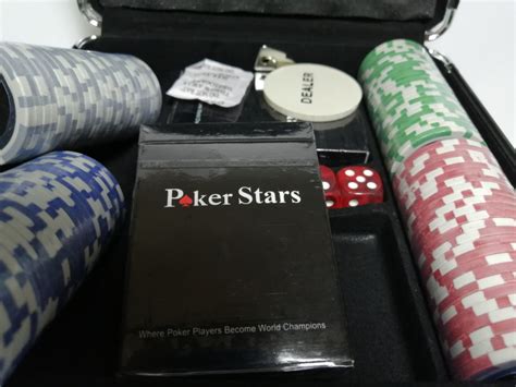 Купить Набор для покера PokerStars на 100 фишек по цене 2 390 руб.