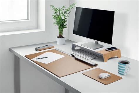 15 Office Table Accessories to Have on Your Table