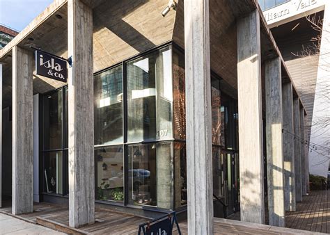 NYC empty offices push restaurant owners to pivot to hotspots