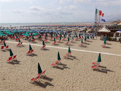 Beach At Viareggio Versilia Italy Editorial Image Image Of Tropical