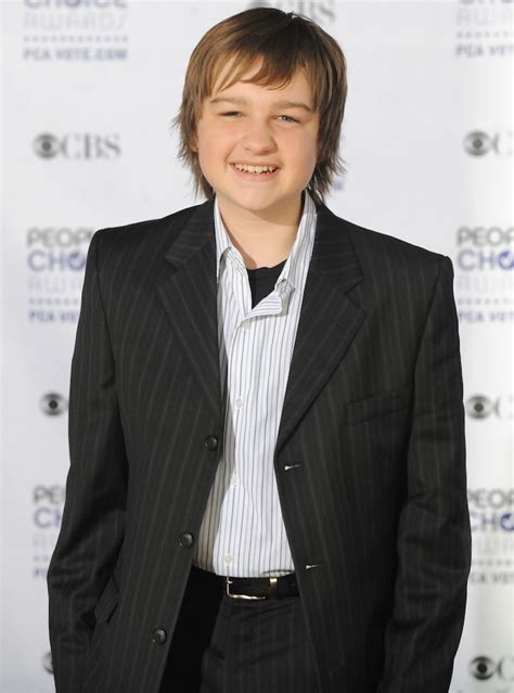 ‘two And A Half Men Star Angus T Jones 29 Unrecognizable In Rare Photo