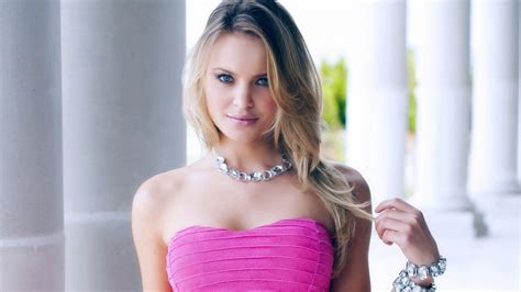 Wallpaper Elisandra Tomacheski Blonde Blue Eyes Smile X
