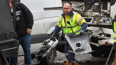 Monash Freeway Four Vehicle Crash Causes Traffic Delays Herald Sun