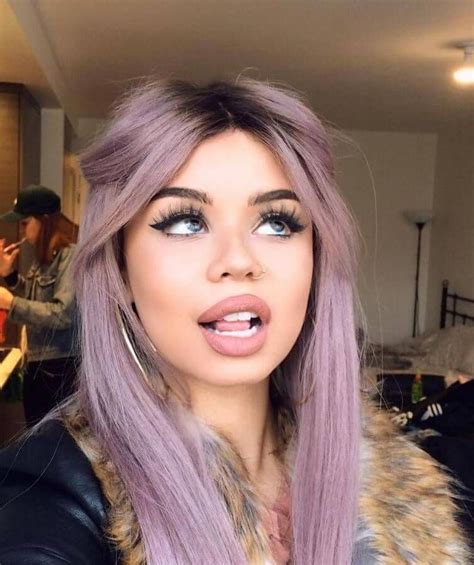 Cool 40 Best Funky Colored Hair That Look So Carefree Haircolorbalayage Edgy Hair Hair Color