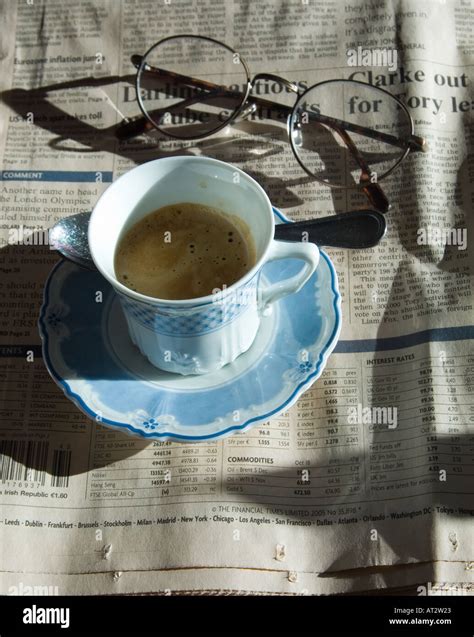 Italian Newspaper Espresso Hi Res Stock Photography And Images Alamy