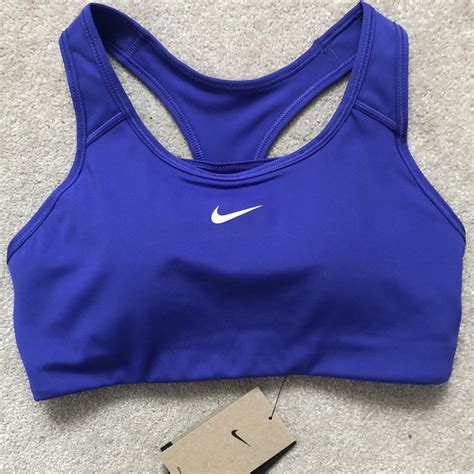 Nike Women's Bra | Depop