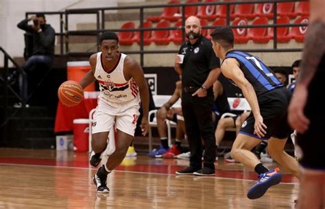 Spnet Vitinho Comemora Estreia No Basquete Tricolor Aqui O Meu Lugar