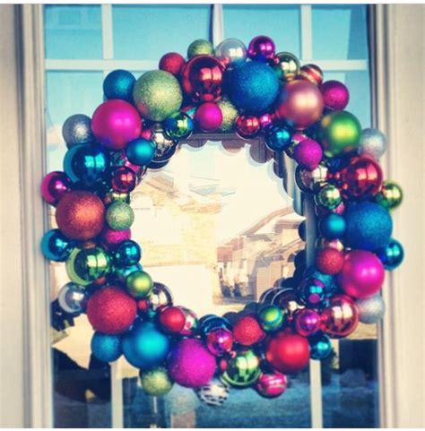 DIY Christmas Bulb Wreath | Diy christmas bulbs, Diy holiday, Christmas diy