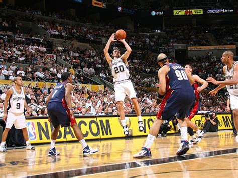 2007 NBA Finals : Game Two - Photo 1 - Pictures - CBS News