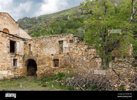 Remains of an old construction Stock Photo - Alamy
