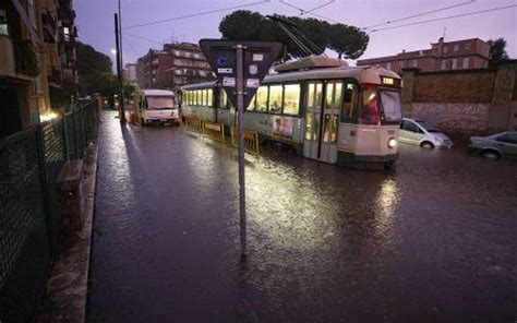 Familie Verrast Door Noodweer Itali Doden Leeuwarder Courant