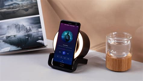 Bluetooth колонка-подставка "Smart Loud" с беспроводным (10W) зарядным ...