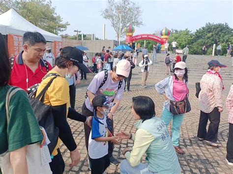 高雄「友善職場 幸福甜甜」親子健走活動 林岱樺出席感謝園區管理局同仁的用心 蕃新聞