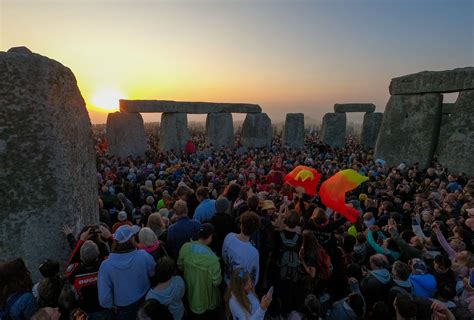 Summer solstice Stonehenge 2023: Photos of sunrise, visitors