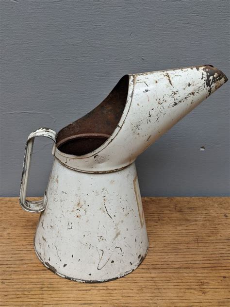 7500019 Vintage White Metal Oil Can With Spout Guard Stockyard North