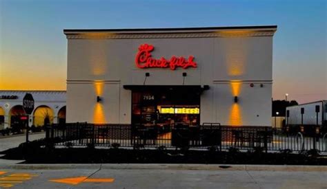 Chick Fil A Now Open In Spanish Village Shopping Center On Western Edge