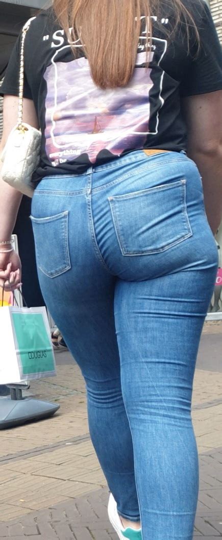 Redhead Thicc Ass In Tight Jeans Tight Jeans Forum