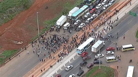 Manifestantes Fecham A Br 040 Em Protesto Contra Mudanças No Expresso