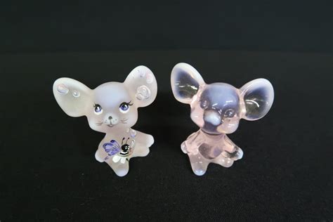 Lot 64 Pair Of Pink Fenton Mice Figurines Van Metre Auction