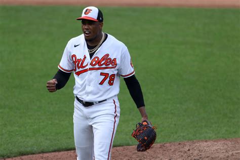 Yennier Cano gets first save shot with Félix Bautista on the injured