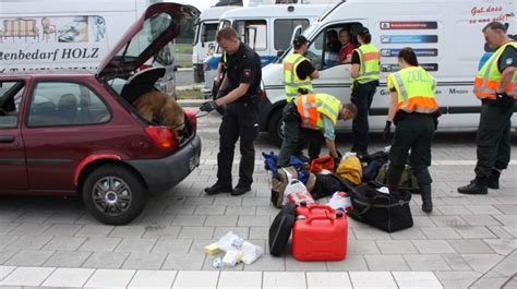 A Mehrst Ndige Gro Kontrolle Der Polizei Noz