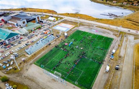 El intendente inauguró el nuevo campo de juego del estado municipal