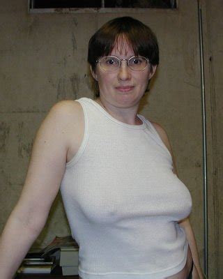 Braless Gilfs Milfs Porn Pictures Xxx Photos Sex Images Pictoa