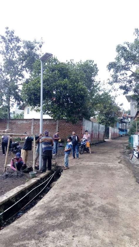 Desa Padaasih Kecamatan Pasirwangi Wujudkan Penerangan Jalan Melalui