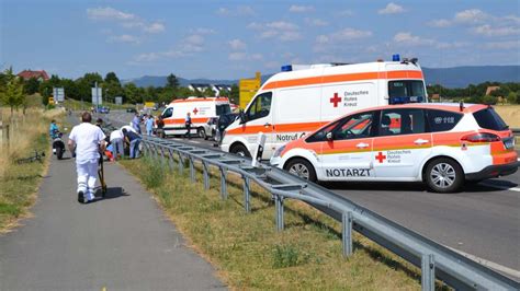 Plankstadt Vier Verletzte nach Verkehrs Unfall mit fünf Autos auf L544