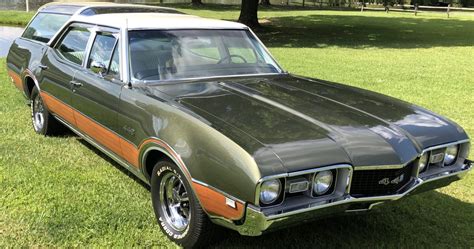 Bring A Trailer This 68 Oldsmobile Vista Cruiser So Badly Wants To Be