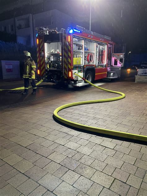 Brandgeruch Im Geb Ude Feuerwehr Malsch Retten L Schen Bergen