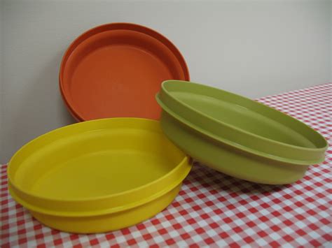 Set Of 3 Vintage Round Tupperware Seal N Serve Container Bowls