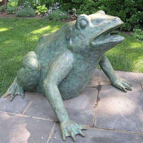 Randolph Rose Collection Jungle Frog Extra Large Garden Statue Rg