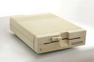 commodore  disk drive slow unreliable cheap