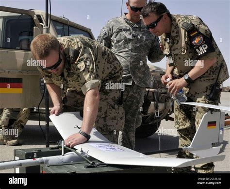 Flugzeuge Waffen Fotos Und Bildmaterial In Hoher Aufl Sung Alamy