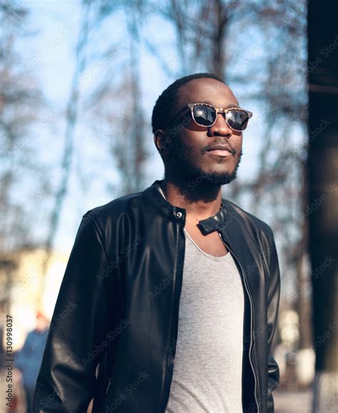 Fashion Portrait African Man Wearing Sunglasses Black Rock Leat Foto De Stock Adobe Stock