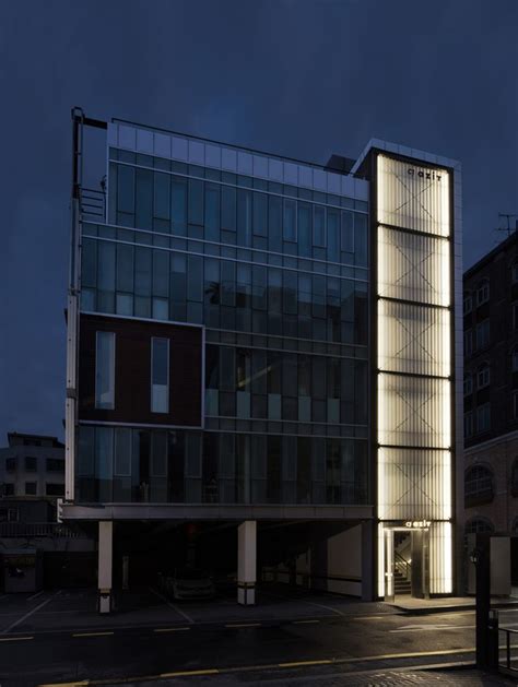 157 best Facade Lighting images on Pinterest | Facade lighting ...