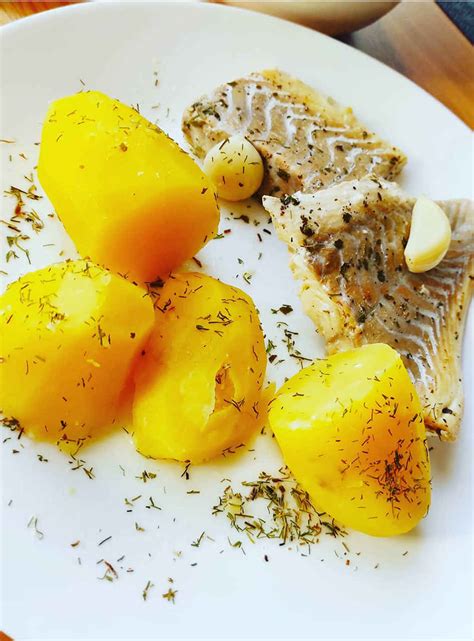 Pieczony Dorsz Z Czosnkiem I Ziemniakami Dietetyk Od Serca